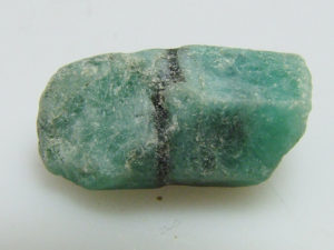 pierre brute emeraude-0